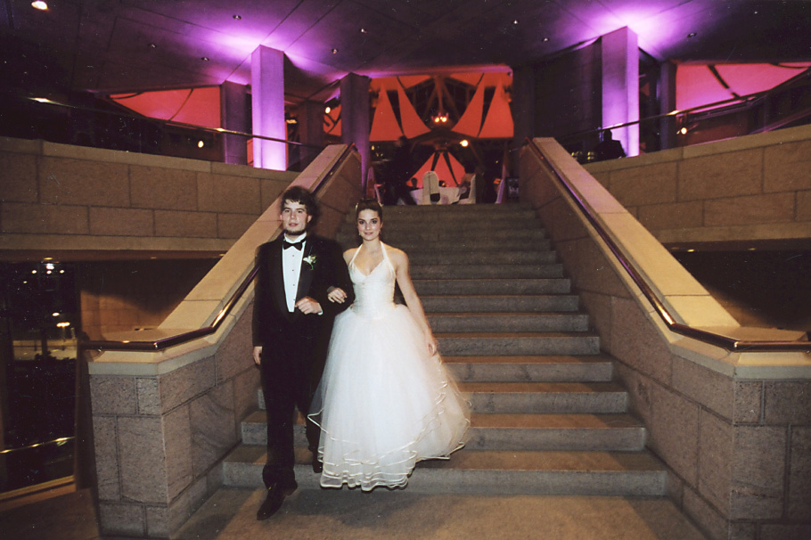 Debutantes Arriving